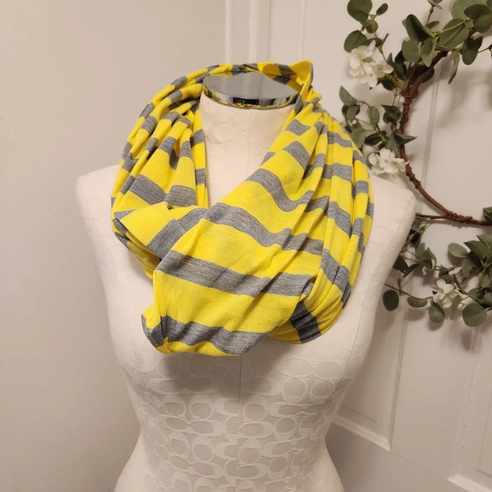Nursing Happens Infinity Breastfeeding Scarf‎ Yellow Gray